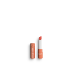 Ein Lippenbalsam in einer eleganten Verpackung mit einem hellen, korallenfarbenen Farbton.