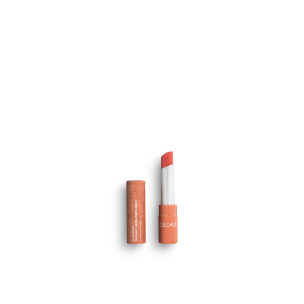 Ein Lippenbalsam in einer eleganten Verpackung mit einem hellen, korallenfarbenen Farbton.