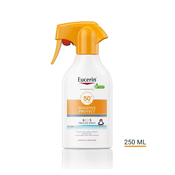 euce-sun-kids-trigger-spray-lsf50-2026.png Sonnenschutzspray für Kinder in einer weißen Sprühflasche mit orangenem Sprühkopf, LSF 50, 250 ml.